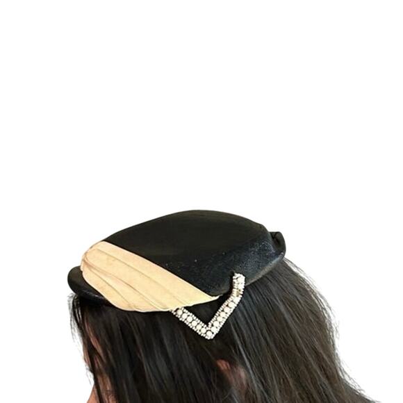Black Cream  Fascinator- Cap- Evelyn Varon- beaded detail- one missing bead - Picture 1 of 6